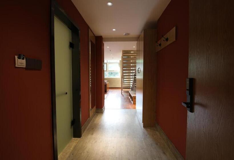 سوییت دوبلکس, Zou Qu Ye Travel