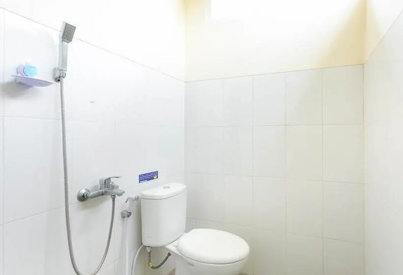 スタンダードルーム, Reddoorz Syariah Near Purwosari Train Station