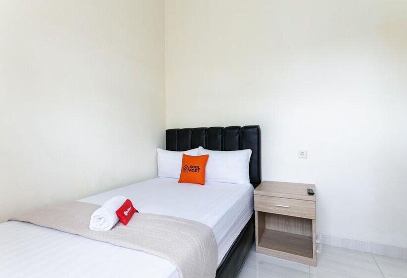 스탠다드 룸, Reddoorz Syariah Near Purwosari Train Station