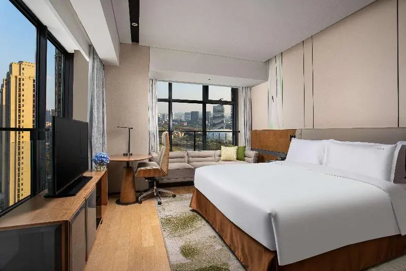 キングサイズベッドのスタンダードルーム, Holiday Inn Hangzhou Binjiang