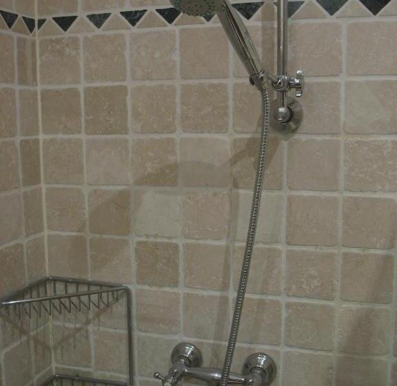 اتاق استاندارد یک نفره, Transit Motel Ukonga