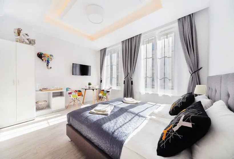 اتاق لوکس, Six Suites, Old Town