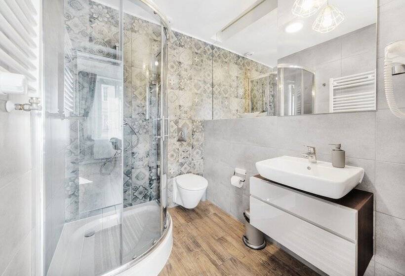 スーペリアールーム, Six Suites, Old Town