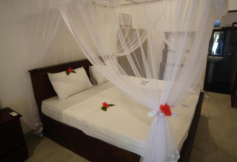 חדר סטנדרט לשלושה, Turtle Bay Beach Resort