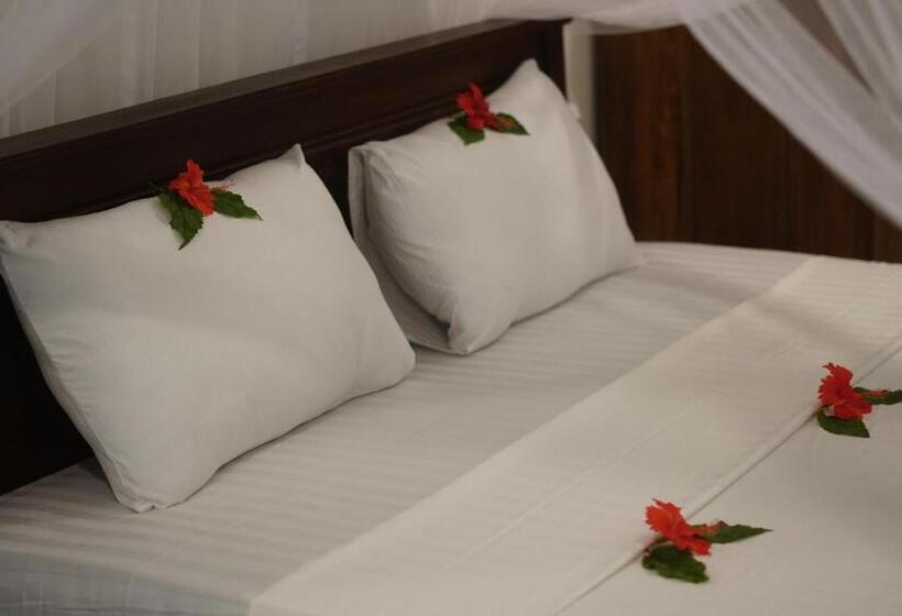 חדר סטנדרט לשלושה, Turtle Bay Beach Resort