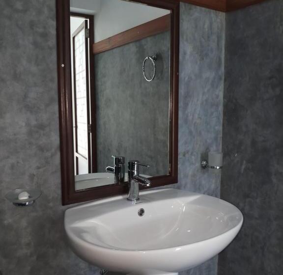 חדר סטנדרט לשלושה, Turtle Bay Beach Resort