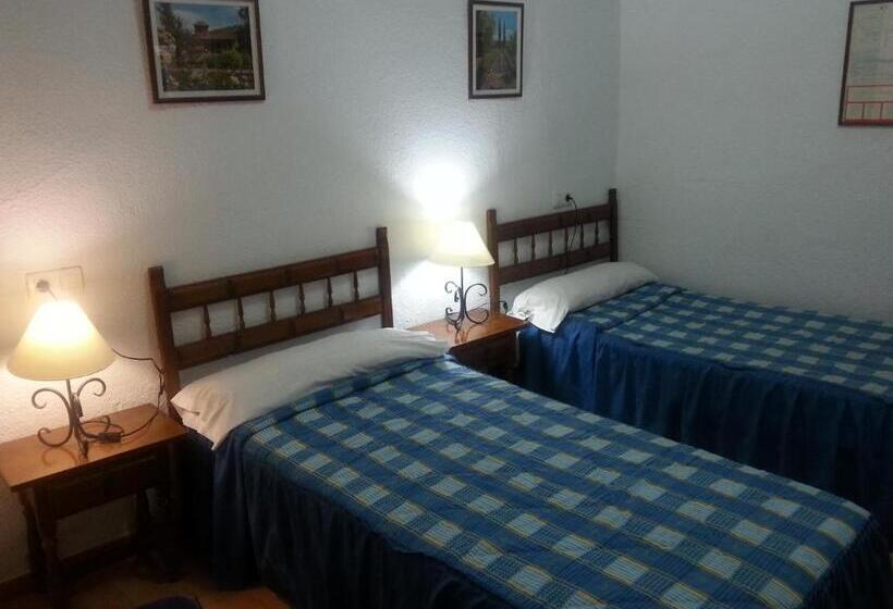 Habitación Estándar, Pensión Ciudad Navarro Ramos