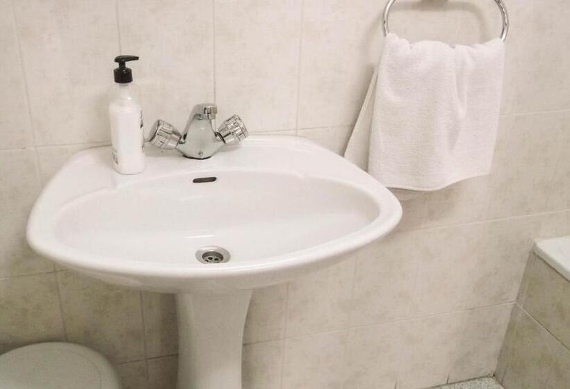 Habitación Estándar, Pensión Ciudad Navarro Ramos