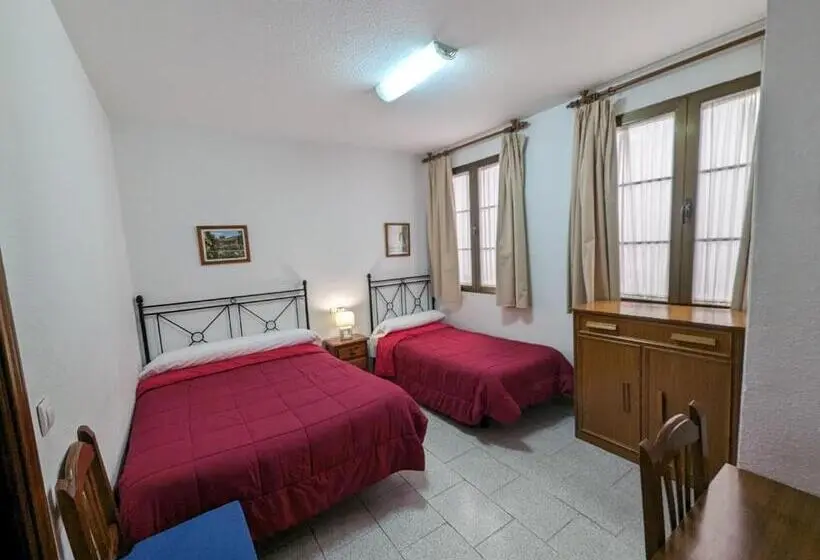 اتاق استاندارد سه نفره, Pensión Ciudad Navarro Ramos