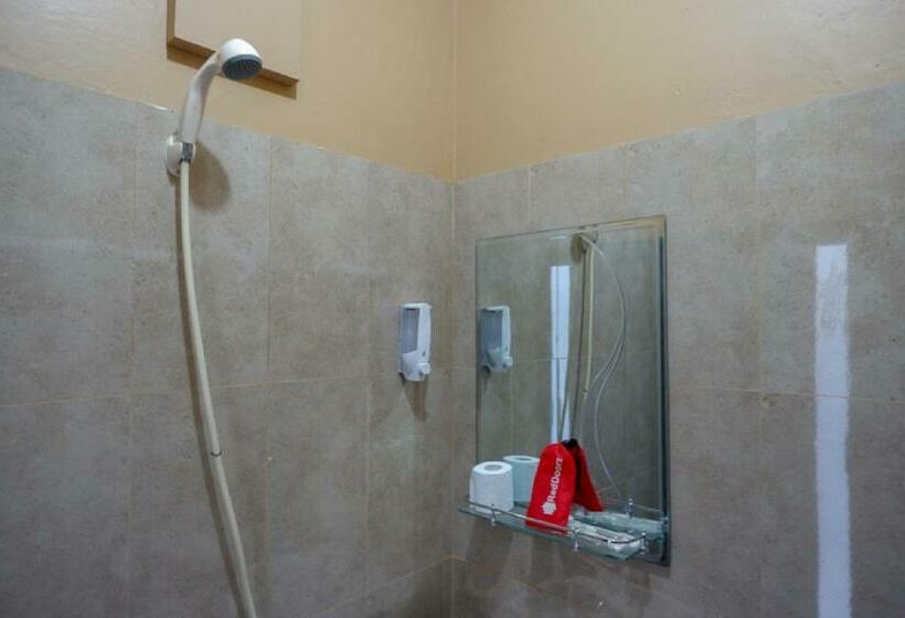 חדר סטנדרט, Reddoorz Plus Syariah @ Hotel Boulevard Luwuk