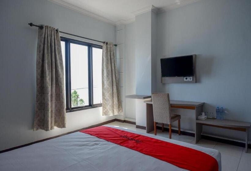 חדר דלוקס, Reddoorz Plus Syariah @ Hotel Boulevard Luwuk