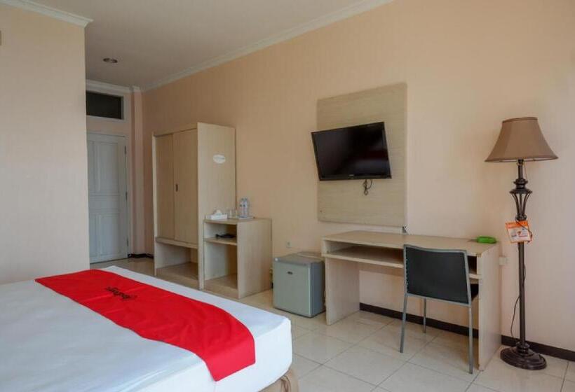 חדר דלוקס, Reddoorz Plus Syariah @ Hotel Boulevard Luwuk