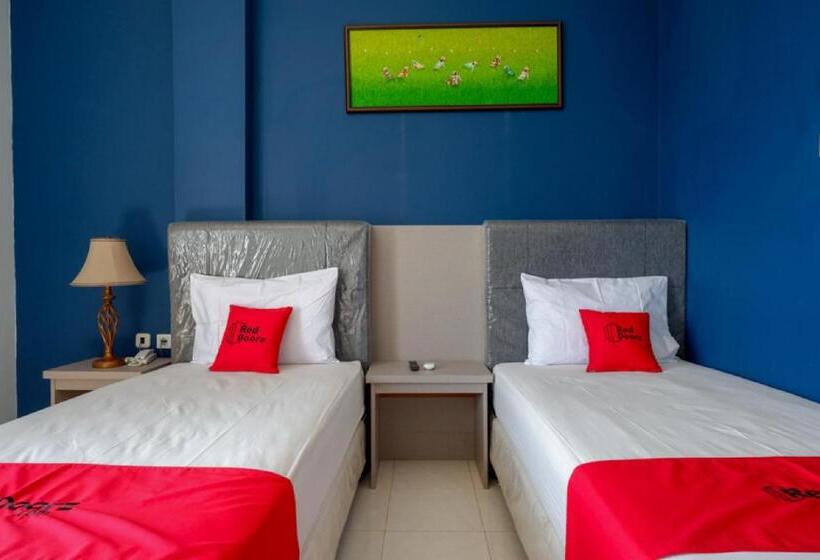 חדר דלוקס, Reddoorz Plus Syariah @ Hotel Boulevard Luwuk