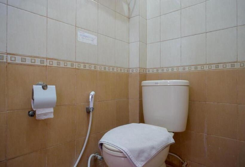 חדר דלוקס, Reddoorz Plus Syariah @ Hotel Boulevard Luwuk