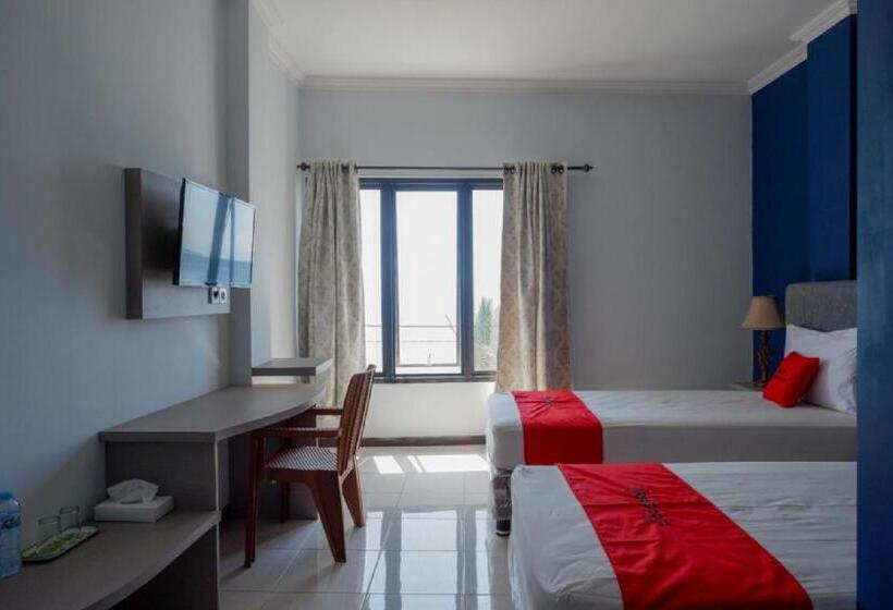 חדר דלוקס, Reddoorz Plus Syariah @ Hotel Boulevard Luwuk