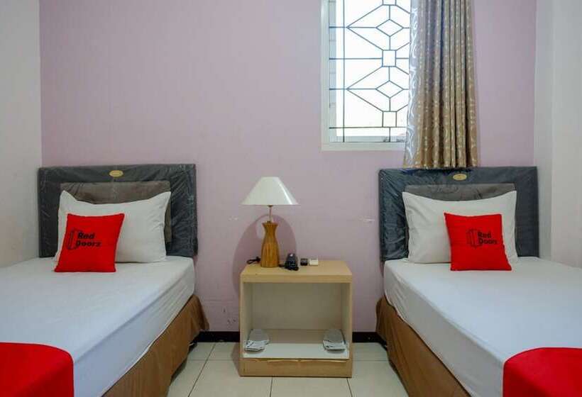 חדר סטנדרט, Reddoorz Plus Syariah @ Hotel Boulevard Luwuk