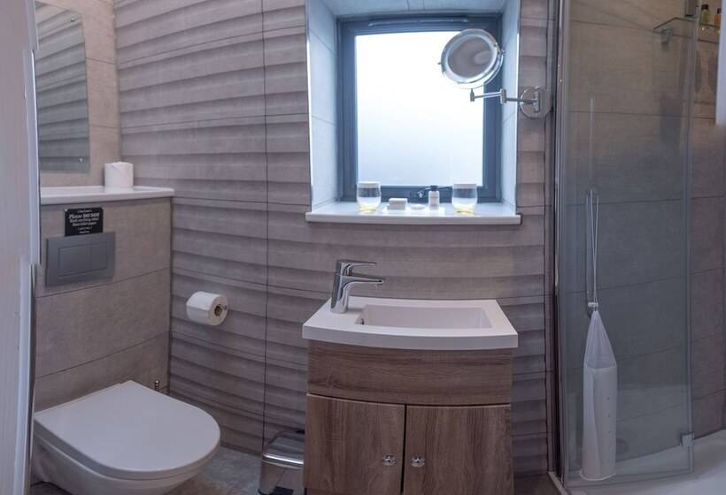 Standard Room, Waterfront House