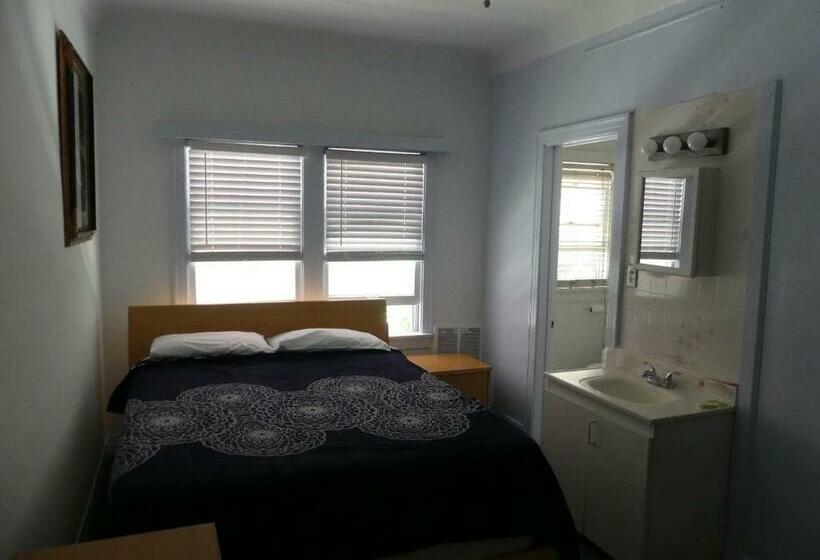 غرفة قياسية, Del Flores