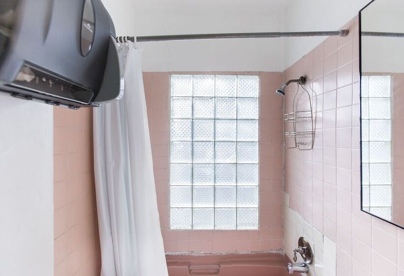 غرفة قياسية حمام مشترك, Del Flores