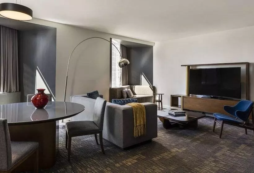 スイート, Hyatt Regency Houston Downtown