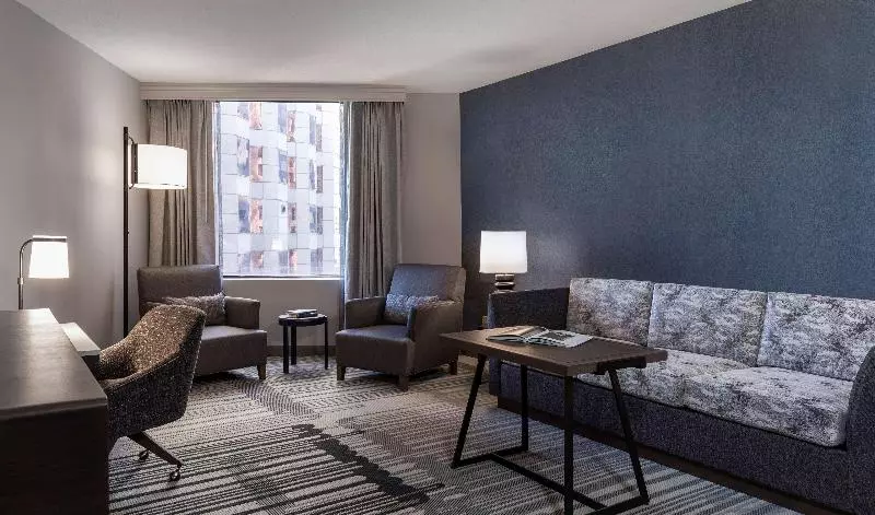 スイート, Hyatt Regency Houston Downtown