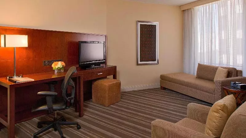 スイート, Hyatt Regency Houston Downtown