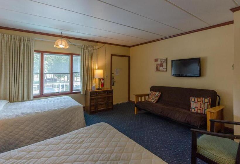 스탠다드 스튜디오, Hyland Motor Inn