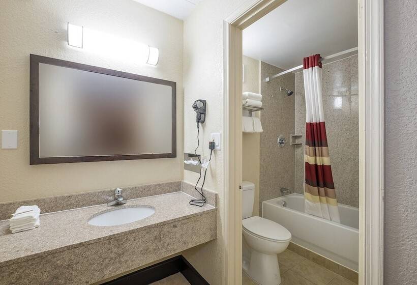 Номер Стандарт 2 Двуспальные Кровати, Red Roof Inn Fredericksburg North