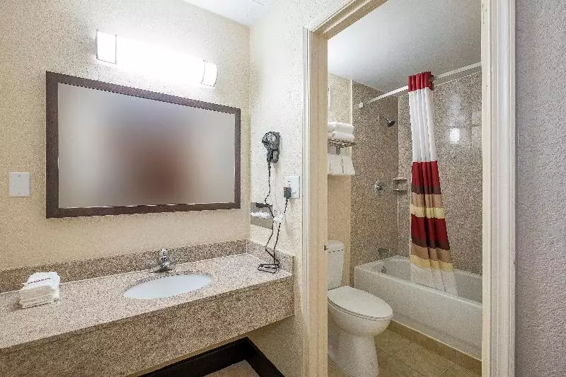 キングサイズベッドのスーペリアルーム, Red Roof Inn Fredericksburg North