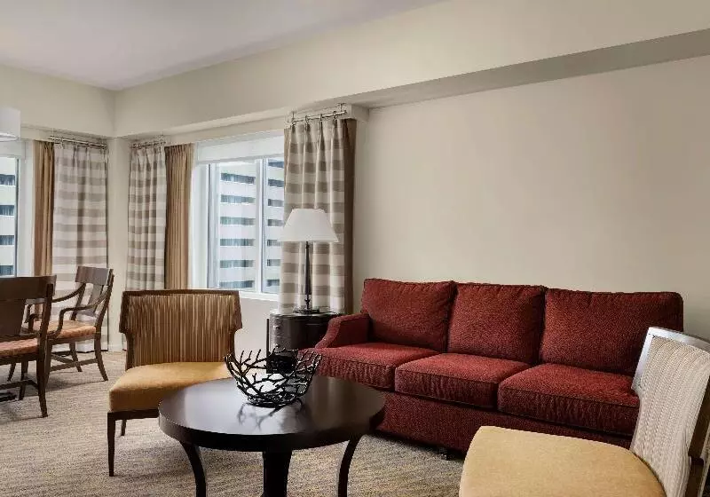 سوئیت جونیور با تخت بزرگ, The Inn At Penn, A Hilton