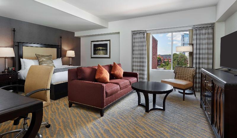 스위트 킹사이즈 침대, The Inn At Penn, A Hilton