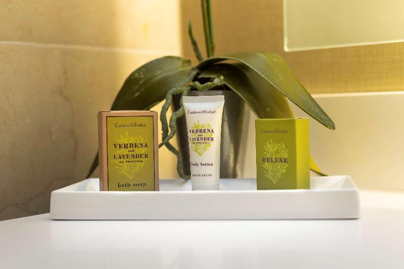 스위트 킹사이즈 침대, The Inn At Penn, A Hilton