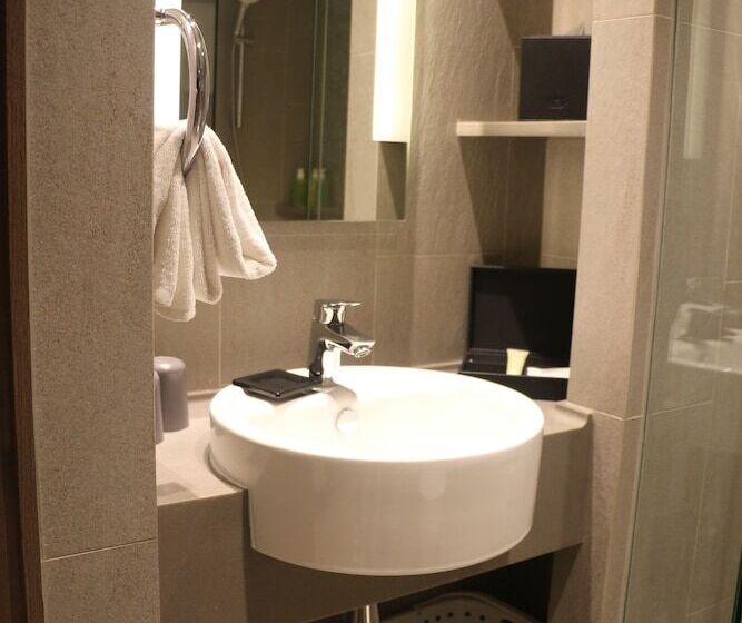 Standard Studio, Citadines Rochor