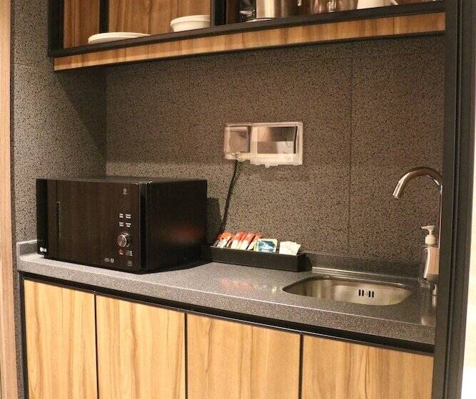 Standard Studio, Citadines Rochor