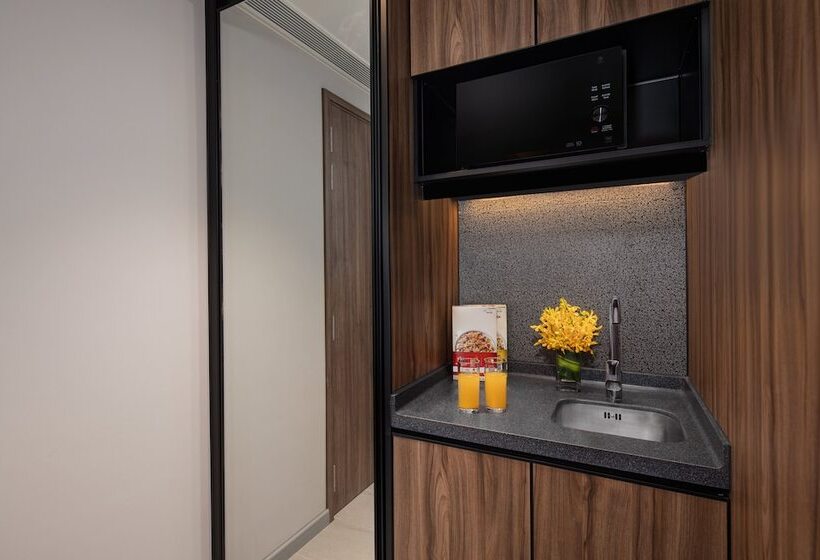 Standard Studio, Citadines Rochor