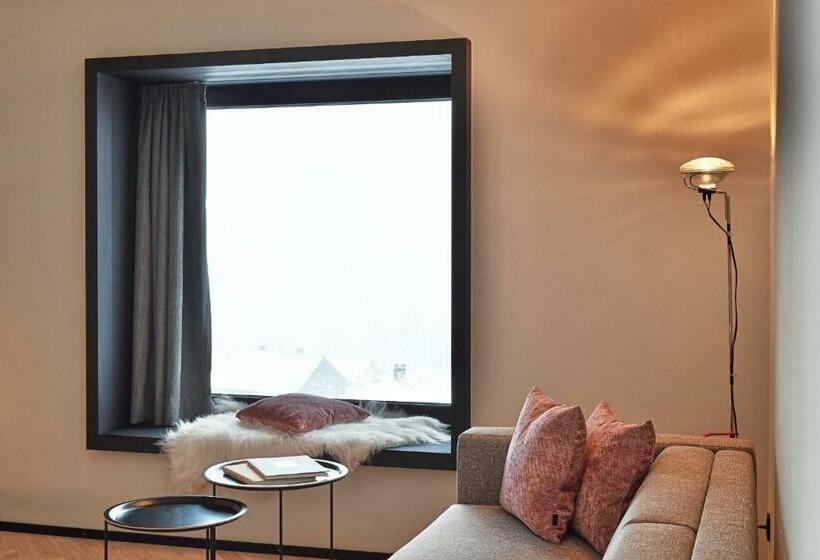 شقة غرفة واحدة, Warth52 W52 Apartments