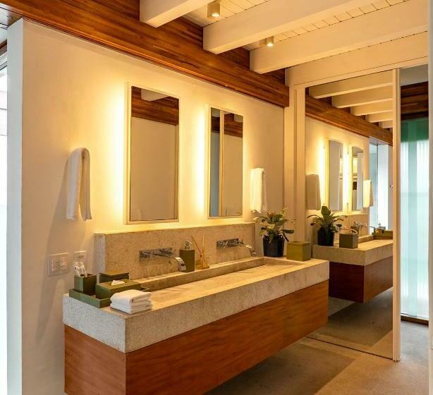 سوییت لوکس, Zendaya Resort Beach Sport & Spa