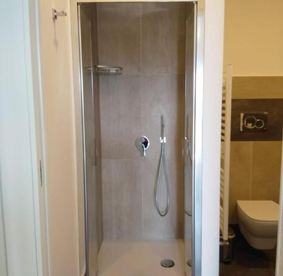 ガーデンビュースタンダードルーム, B&b Adenzia