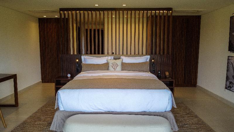 سوییت لوکس, Zendaya Resort Beach Sport & Spa