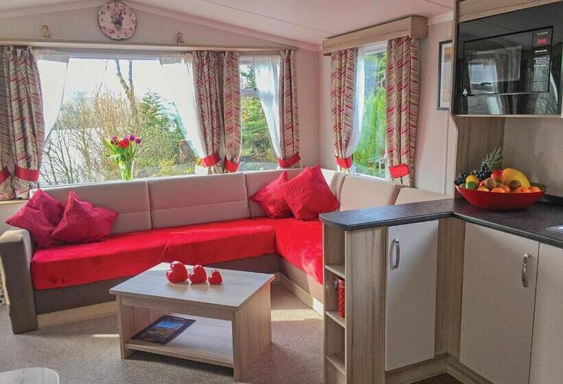 בית, 2 חדרי שינה, Avon Wood