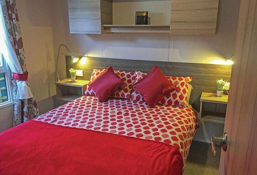 בית, 2 חדרי שינה, Avon Wood