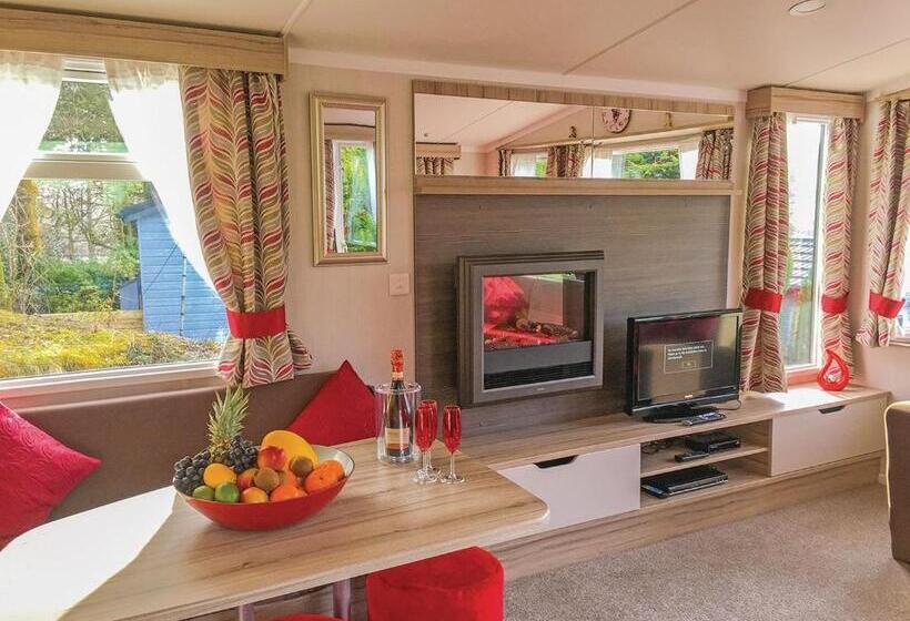 בית, 2 חדרי שינה, Avon Wood