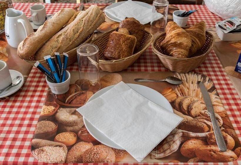 ファミリールーム, Du Cygne De La Croix Blanche