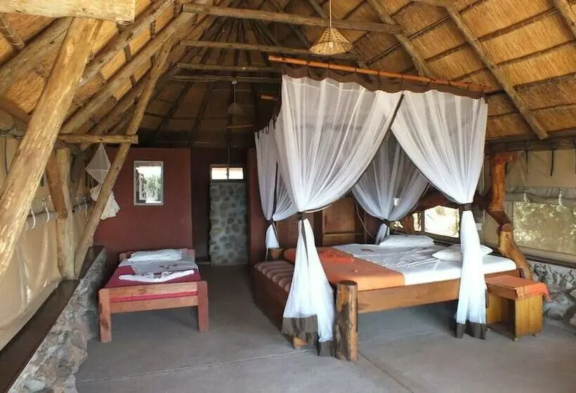 کلبه دلوکس, Kabalega Wilderness Lodge