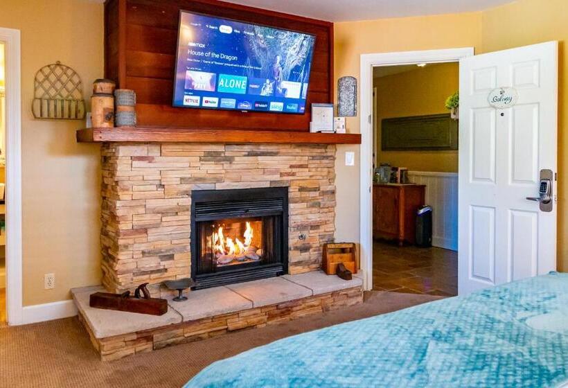 标准间, J Patrick Inn