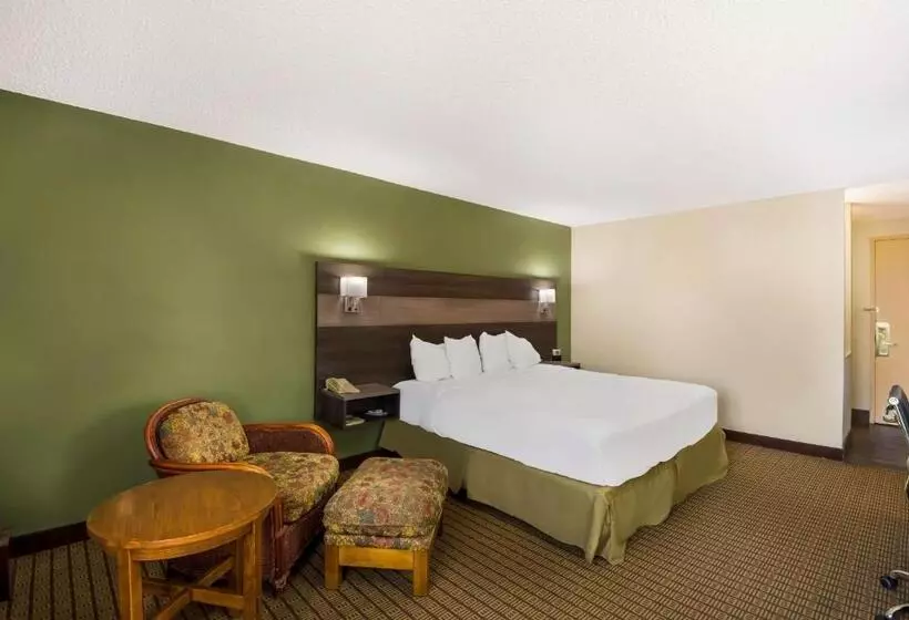 اتاق اجرایی با تخت بزرگ, Best Western Prairie Inn & Conference Center