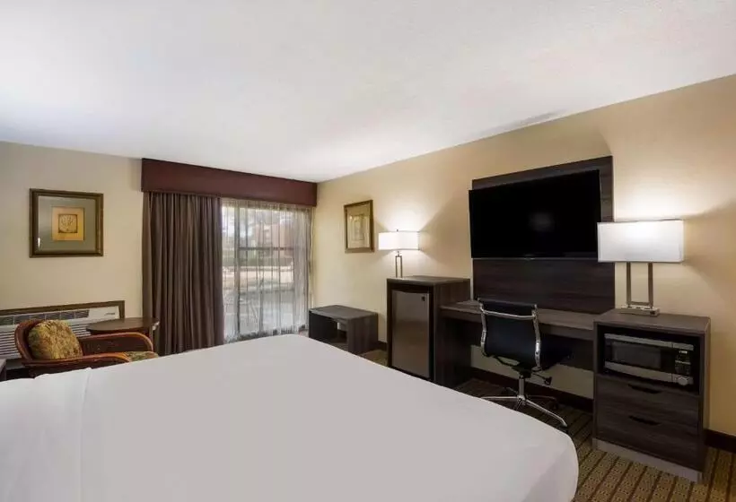 اتاق استاندارد در طبقه همکف, Best Western Prairie Inn & Conference Center