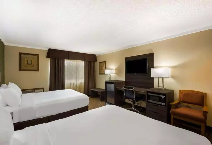 اتاق استاندارد برای معلولان, Best Western Prairie Inn & Conference Center