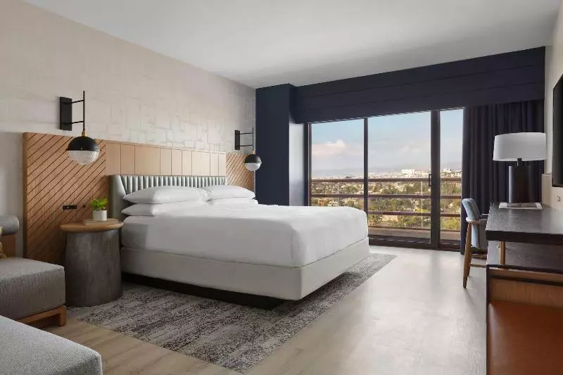 اتاق استاندارد با تخت بزرگ برای معلولان, Best Western Prairie Inn & Conference Center