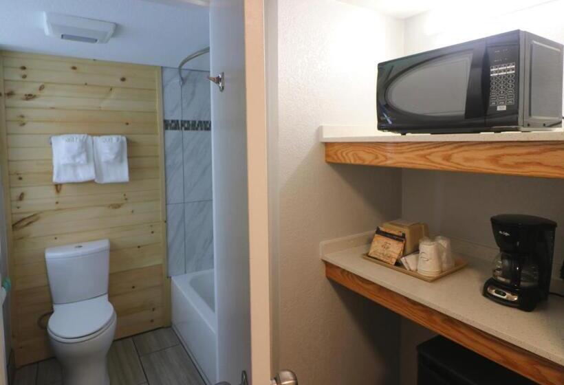 غرفة قياسية سرير كينج, Howard Johnson By Wyndham Downtown Gatlinburg